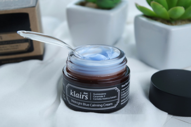 Kem dưỡng phục hồi da Klairs Midnight Blue Calming Cream cho da nhạy cảm